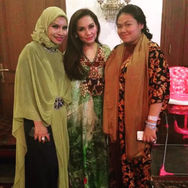 Potret kompak Nia Daniaty dan putri sulung © Instagram Potret kompak Nia Daniaty dan putri sulung © Instagram