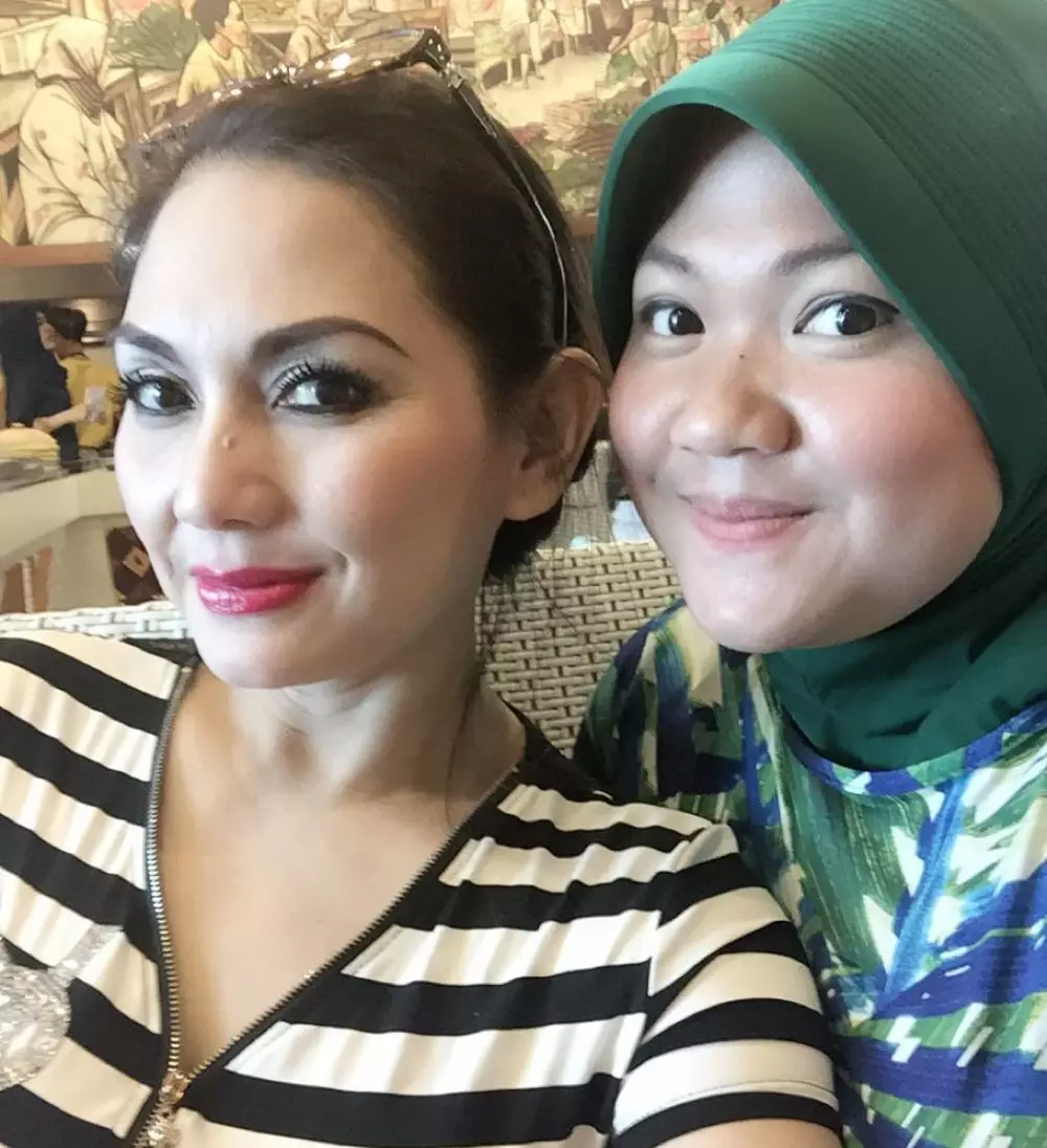 Potret kompak Nia Daniaty dan putri sulung © Instagram Potret kompak Nia Daniaty dan putri sulung © Instagram