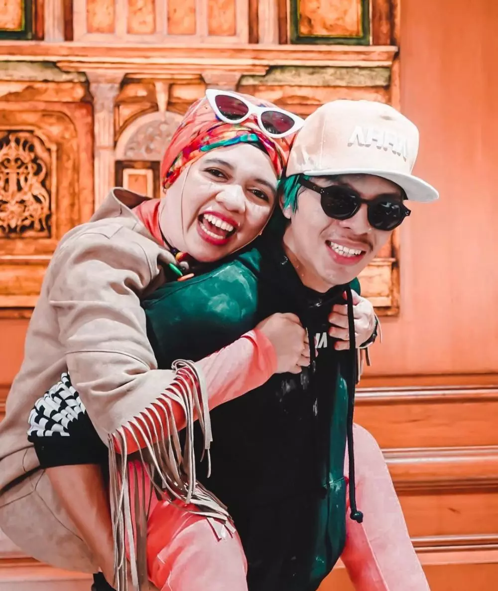 potret kebersamaan youtuber bareng ibunda © Instagram