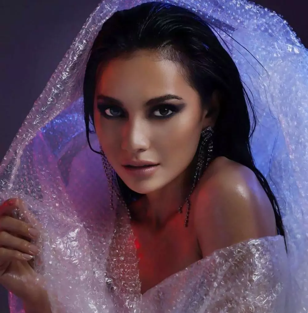 foto indah pakai bubble wrap © Instagram