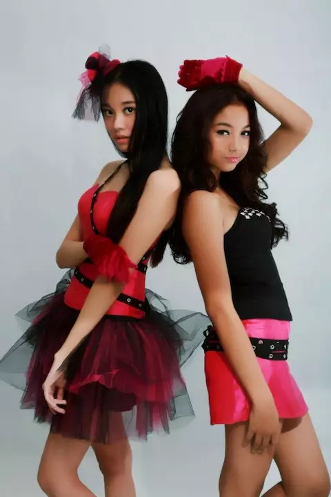 Glenca Chysara saat jadi personel 2 Angels © 2020 brilio.net Glenca Chysara saat jadi personel 2 Angels © 2020 brilio.net