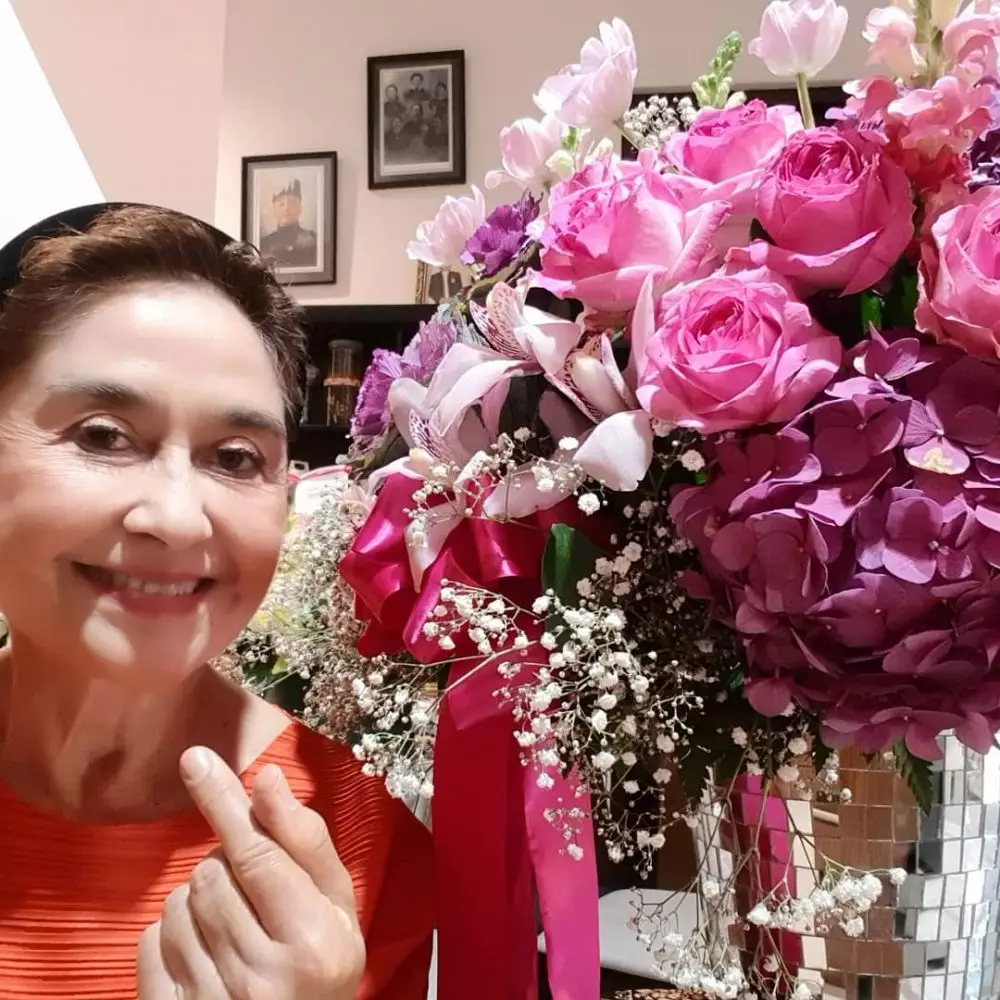 seleb cantik usia 60 lebih © Instagram seleb cantik usia 60 lebih © Instagram