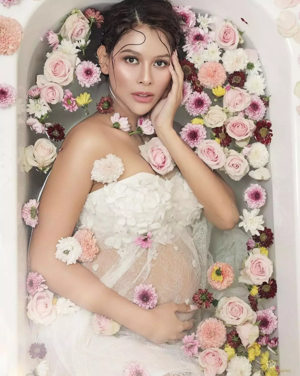 maternity terbaru bunga jelitha © Instagram maternity terbaru bunga jelitha © Instagram