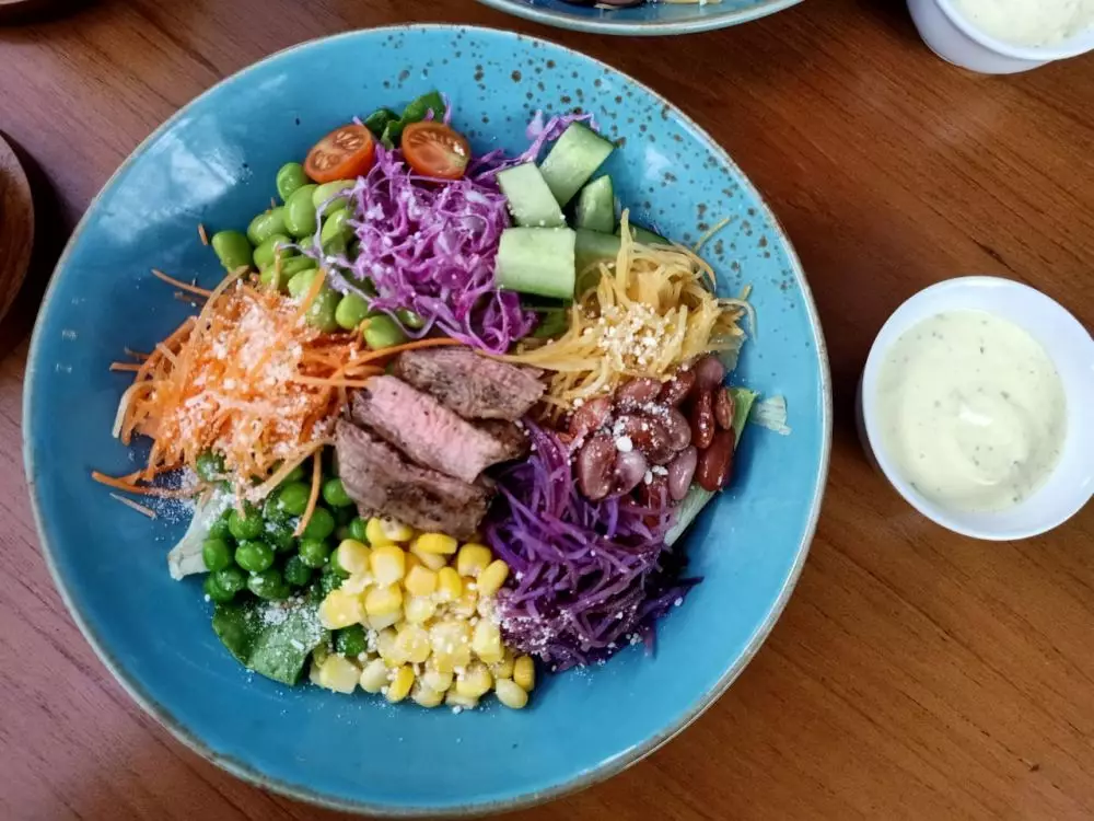 Konsumsi sayur dalam bentuk salad © 2020 brilio.net/ Instagram Konsumsi sayur dalam bentuk salad © 2020 brilio.net/ Instagram