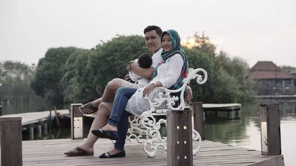 Pesona kakak Arya Saloka © Instagram