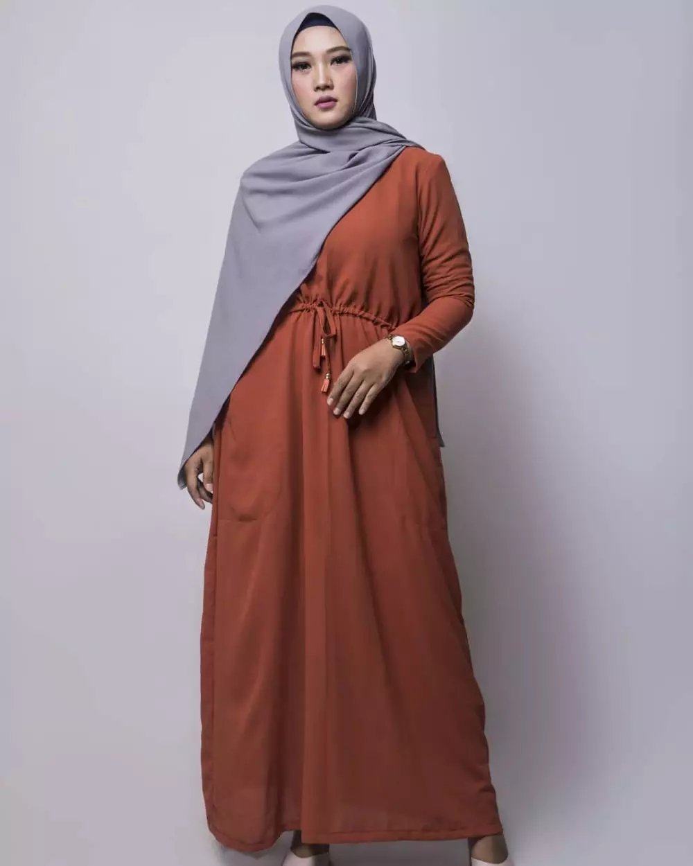 Pesona kakak Arya Saloka © Instagram