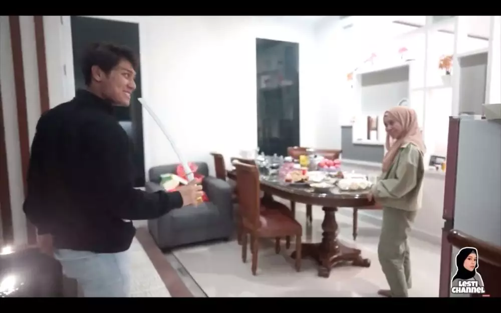 Lesty Kejora dan Rizky Billar masak bareng YouTube