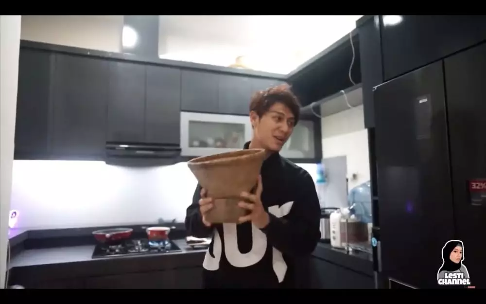 Lesty Kejora dan Rizky Billar masak bareng YouTube