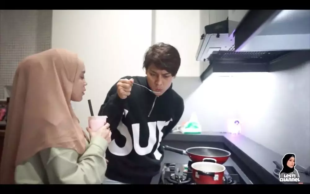 Lesty Kejora dan Rizky Billar masak bareng YouTube