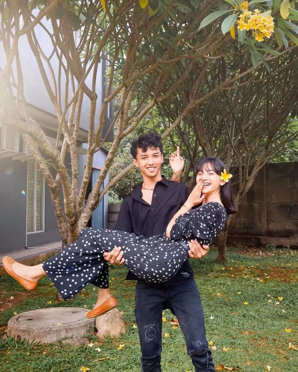 kebersamaan glenca chysara dan adik © Instagram