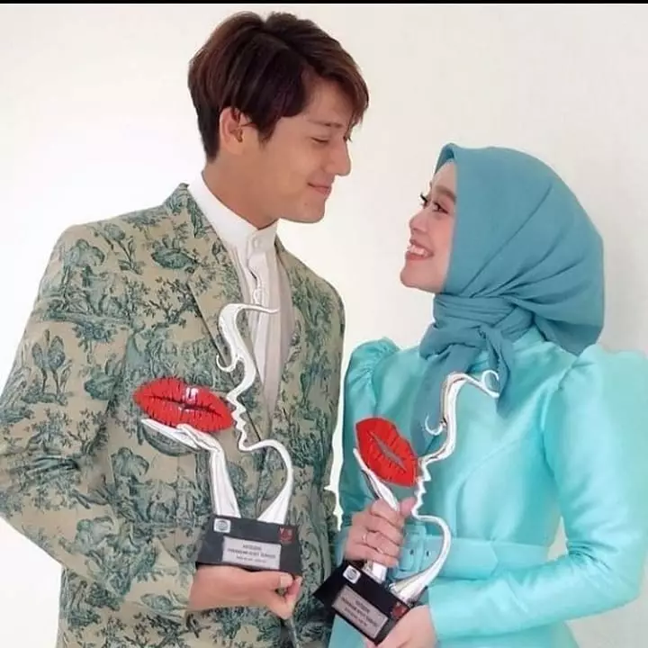 Momen Lesty Kejora dan Rizky Billar di Kiss Awards 2020 © Istimewa Momen Lesty Kejora dan Rizky Billar di Kiss Awards 2020 © Istimewa