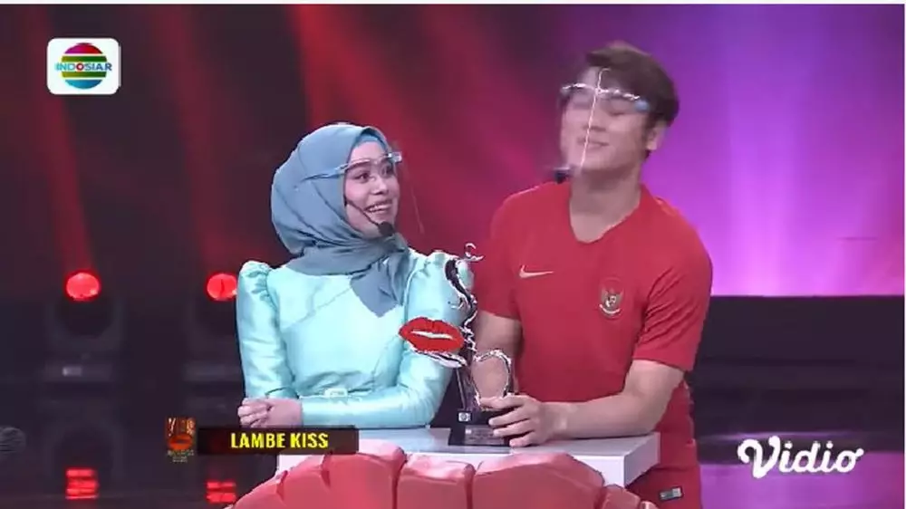 Momen Lesty Kejora dan Rizky Billar di Kiss Awards 2020 © Istimewa Momen Lesty Kejora dan Rizky Billar di Kiss Awards 2020 © Istimewa