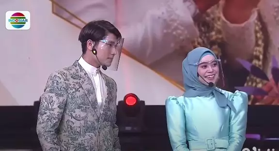 Momen Lesty Kejora dan Rizky Billar di Kiss Awards 2020 © Istimewa Momen Lesty Kejora dan Rizky Billar di Kiss Awards 2020 © Istimewa