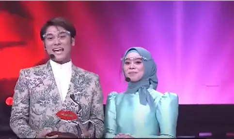 Momen Lesty Kejora dan Rizky Billar di Kiss Awards 2020 © Istimewa Momen Lesty Kejora dan Rizky Billar di Kiss Awards 2020 © Istimewa