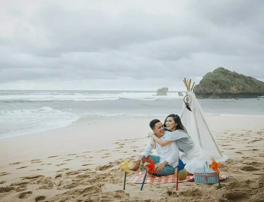 beda gaya seleb prewedding di jogja © berbagai sumber