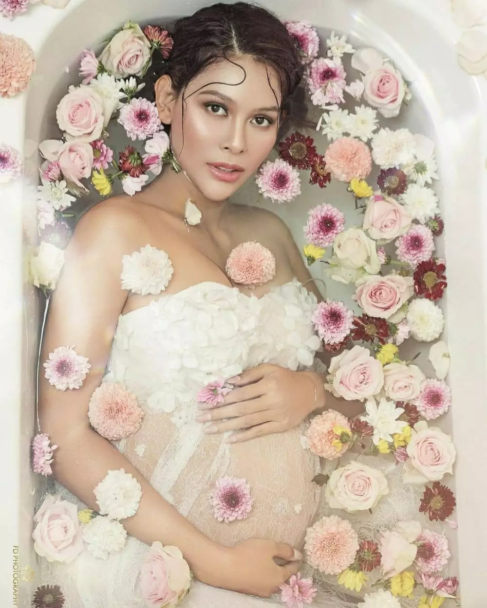 maternity bunga jelitha di bath up © Instagram