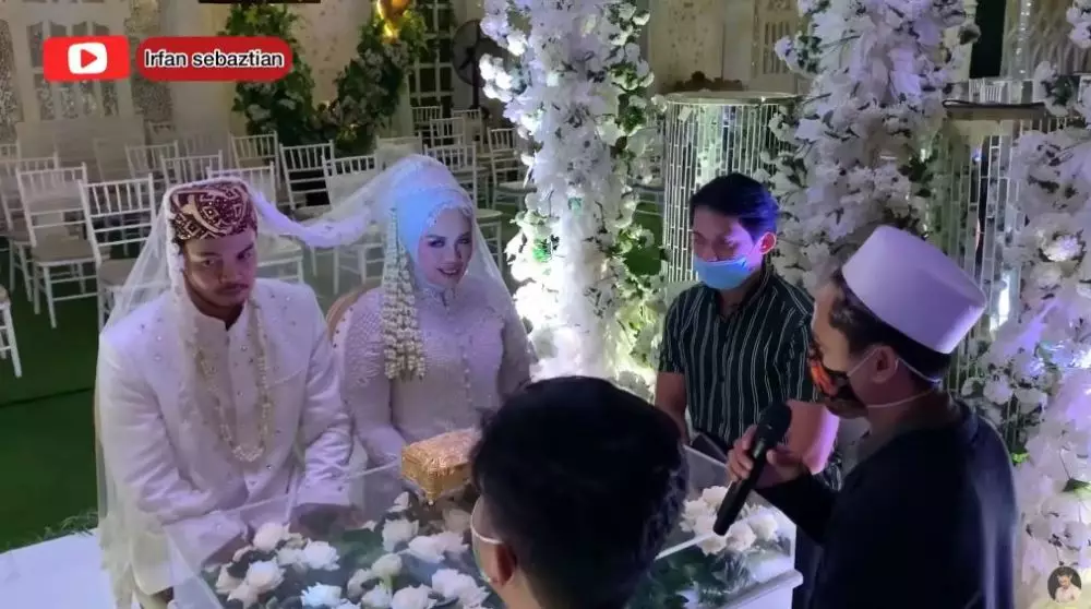 Elly Aher menikah   © 2020 brilio.net Elly Aher menikah   © 2020 brilio.net