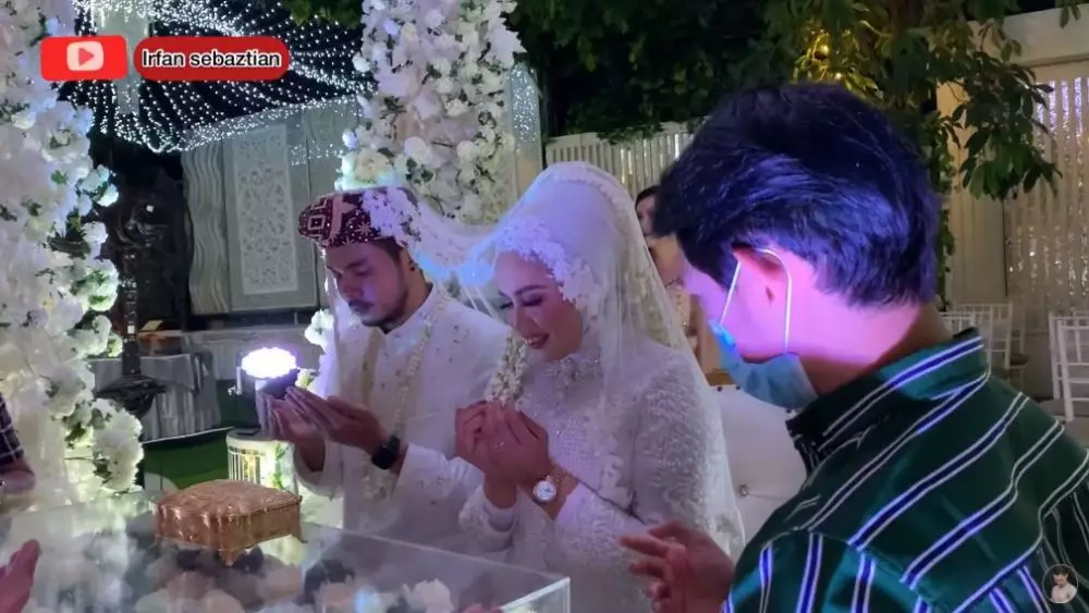 Elly Aher menikah   © 2020 brilio.net Elly Aher menikah   © 2020 brilio.net