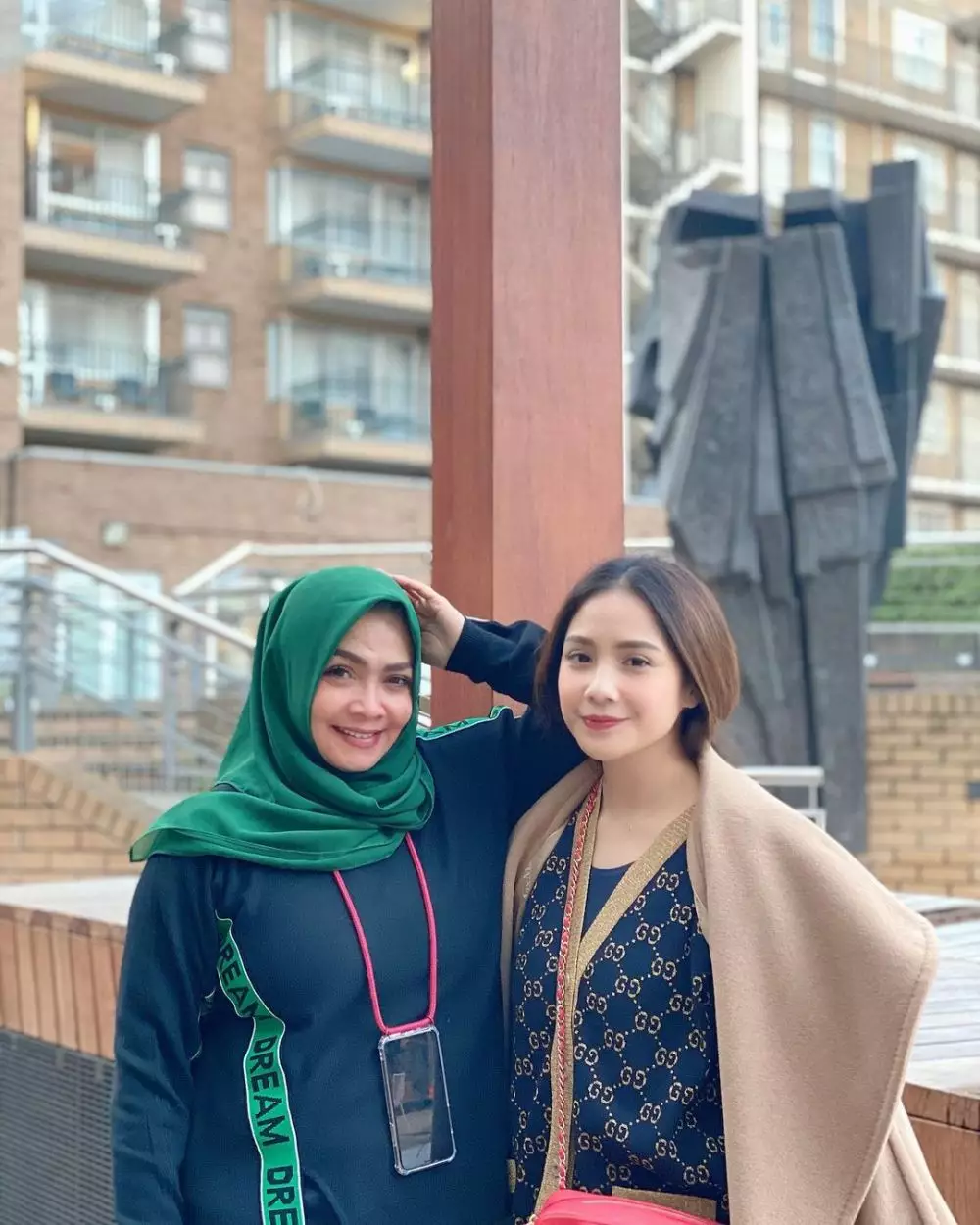 gaya stylish Rieta Amilia © 2020 brilio.net