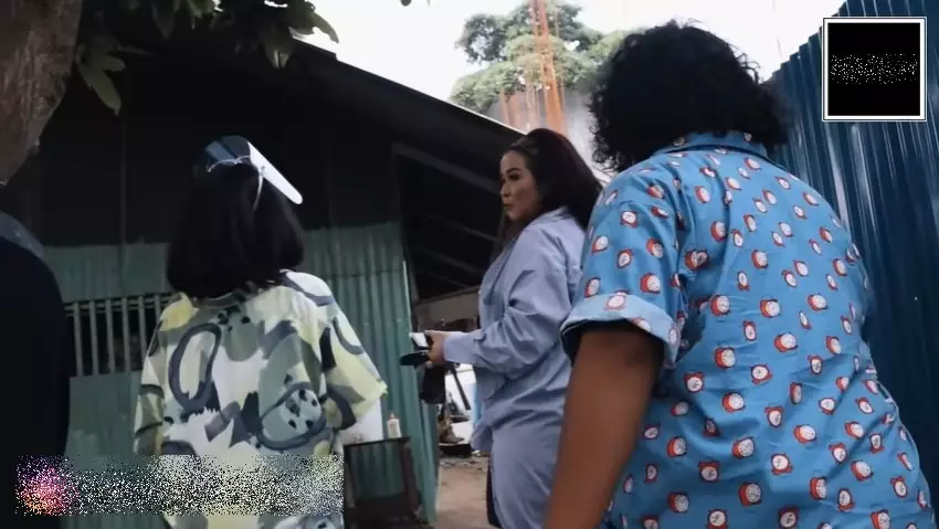 Momen Jennifer Jill makan di warteg berbagai sumber Momen Jennifer Jill makan di warteg berbagai sumber