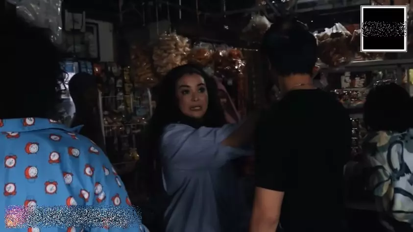 Momen Jennifer Jill makan di warteg berbagai sumber Momen Jennifer Jill makan di warteg berbagai sumber