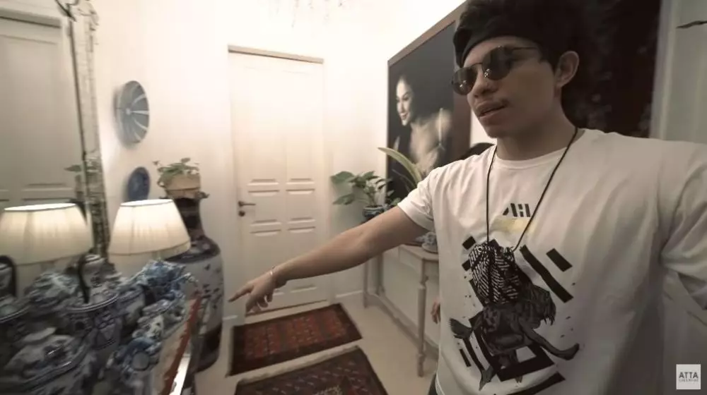 gudang rumah Yuni Shara © YouTube