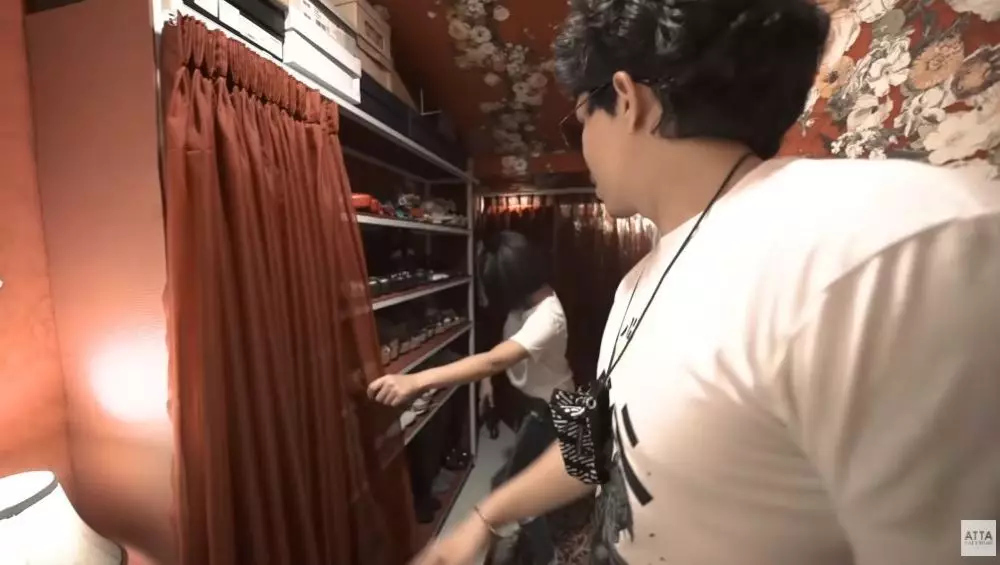 gudang rumah Yuni Shara © YouTube