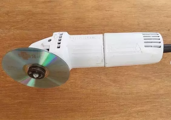 alat bangunan absurd Instagram