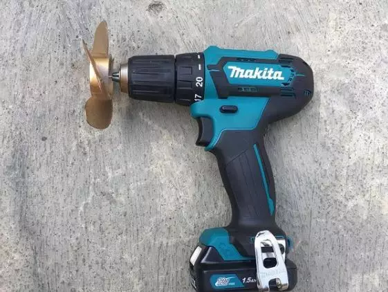 alat bangunan absurd Instagram