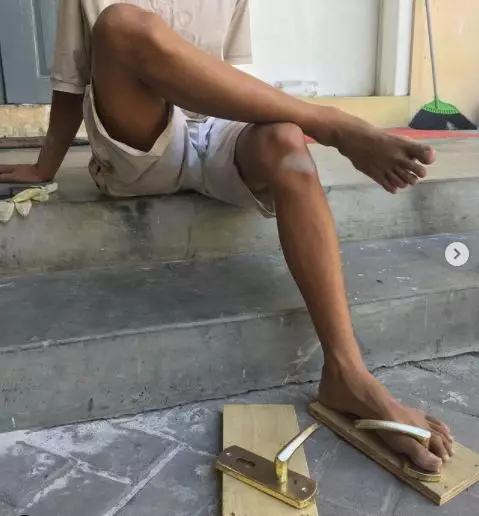 alat bangunan absurd Instagram