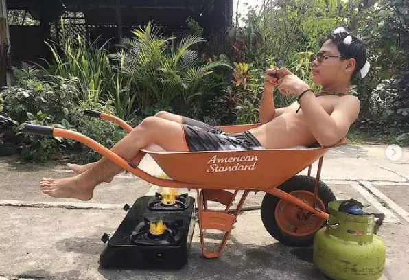 alat bangunan absurd Instagram