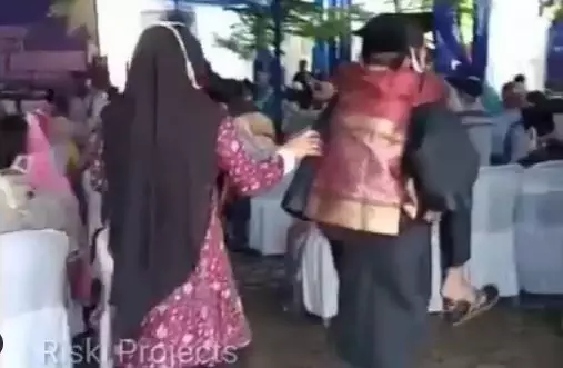 anak gendong ayah ke wisuda Instagram