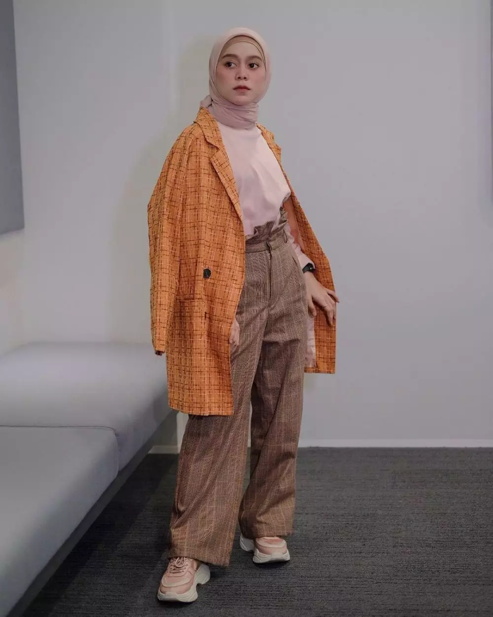 Gaya OOTD Lesty Kejora makin stylish © Instagram Gaya OOTD Lesty Kejora makin stylish © Instagram