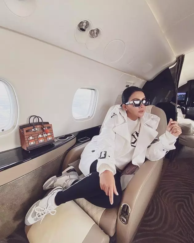 10 Potret Syahrini Reino pulkam ke Jepang © Instagram 10 Potret Syahrini Reino pulkam ke Jepang © Instagram