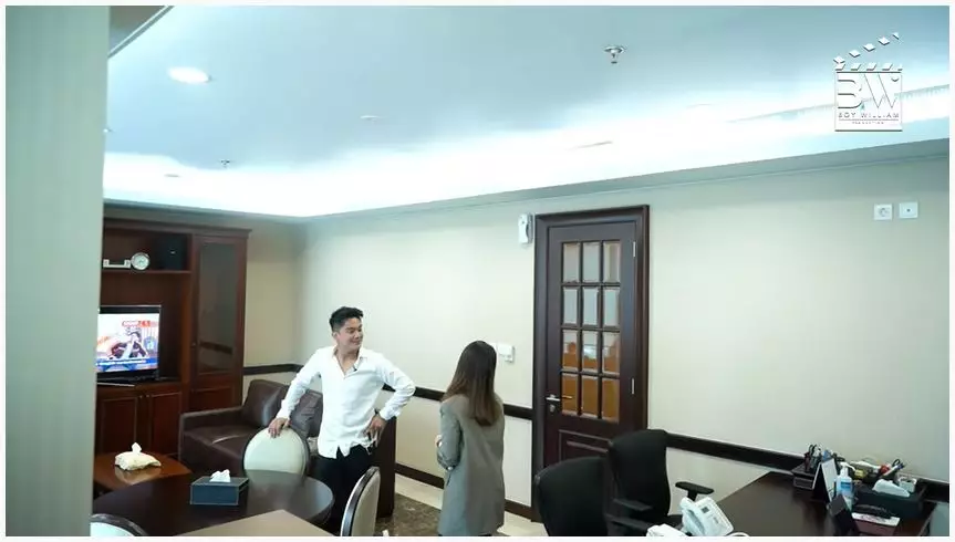 ruang kerja Valencia Tanoe © YouTube ruang kerja Valencia Tanoe © YouTube