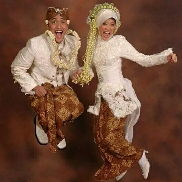 potret lawas pernikahan presenter © 2020 brilio.net