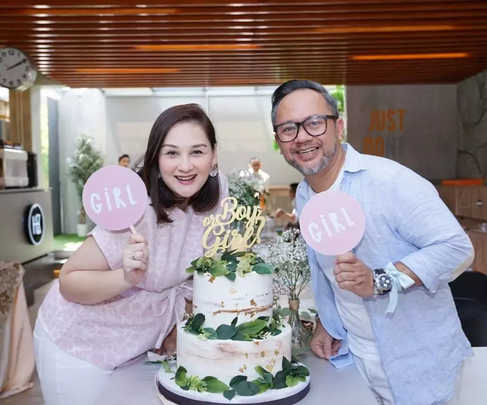 Potret mesra pemain sinetron Putri Yang Ditukar © 2020 brilio.net