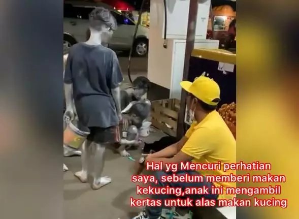 pengamen silver beri makan kucing Berbagai sumber pengamen silver beri makan kucing Berbagai sumber