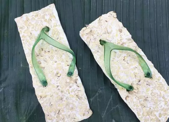 alas kaki desain nyeleneh Instagram