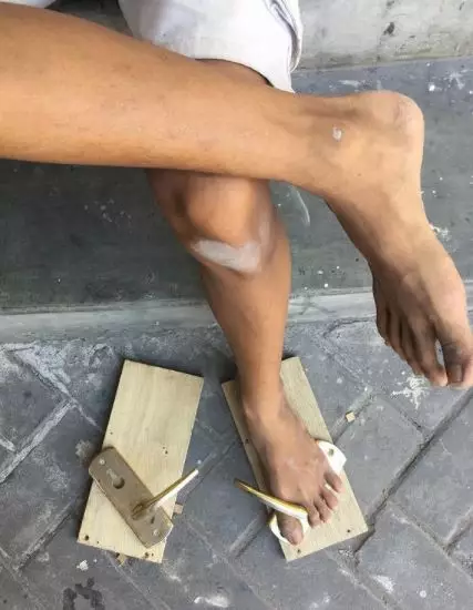 alas kaki desain nyeleneh Instagram