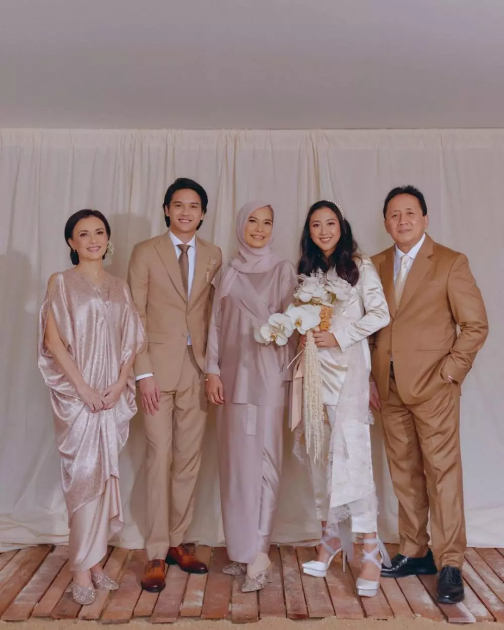 8 Potret Sherina & mertua © Instagram 8 Potret Sherina & mertua © Instagram