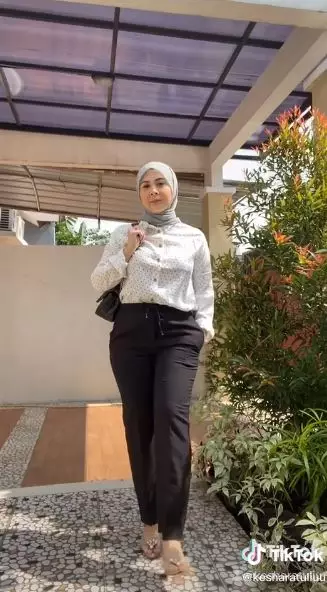 potret terbaru kesha ratuliu © berbagai sumber