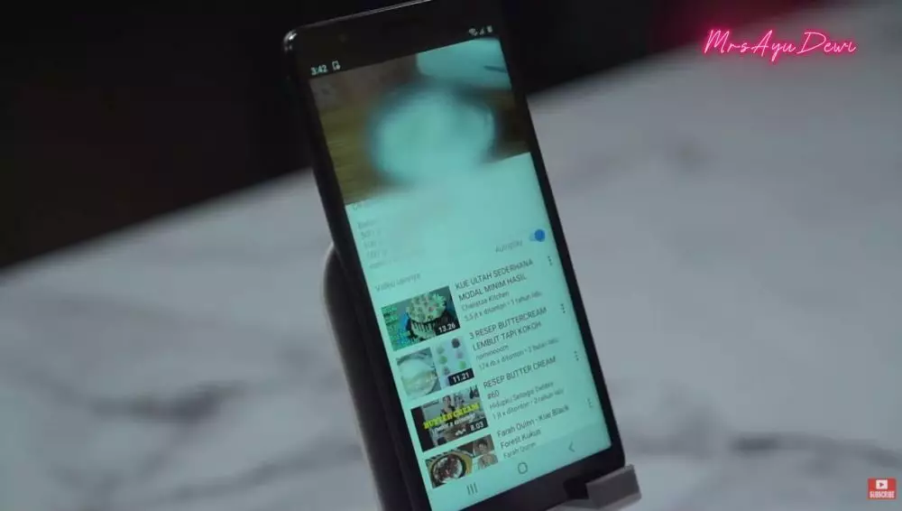 Hari Ibu Ayu Dewi © YouTube Hari Ibu Ayu Dewi © YouTube