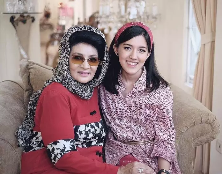 Potret terbaru 'Mak Lampir'  Instagram