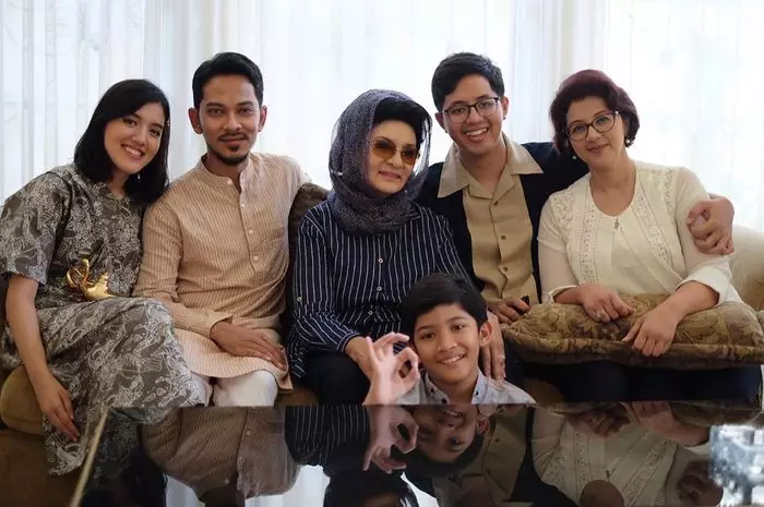 Potret terbaru 'Mak Lampir'  Instagram