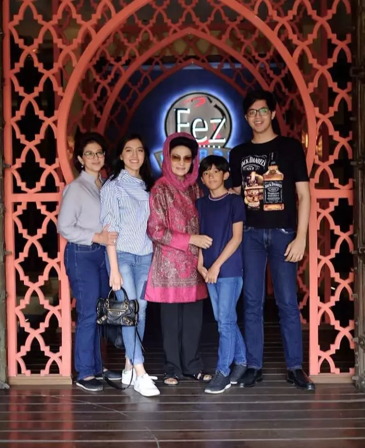 Potret terbaru 'Mak Lampir'  Instagram