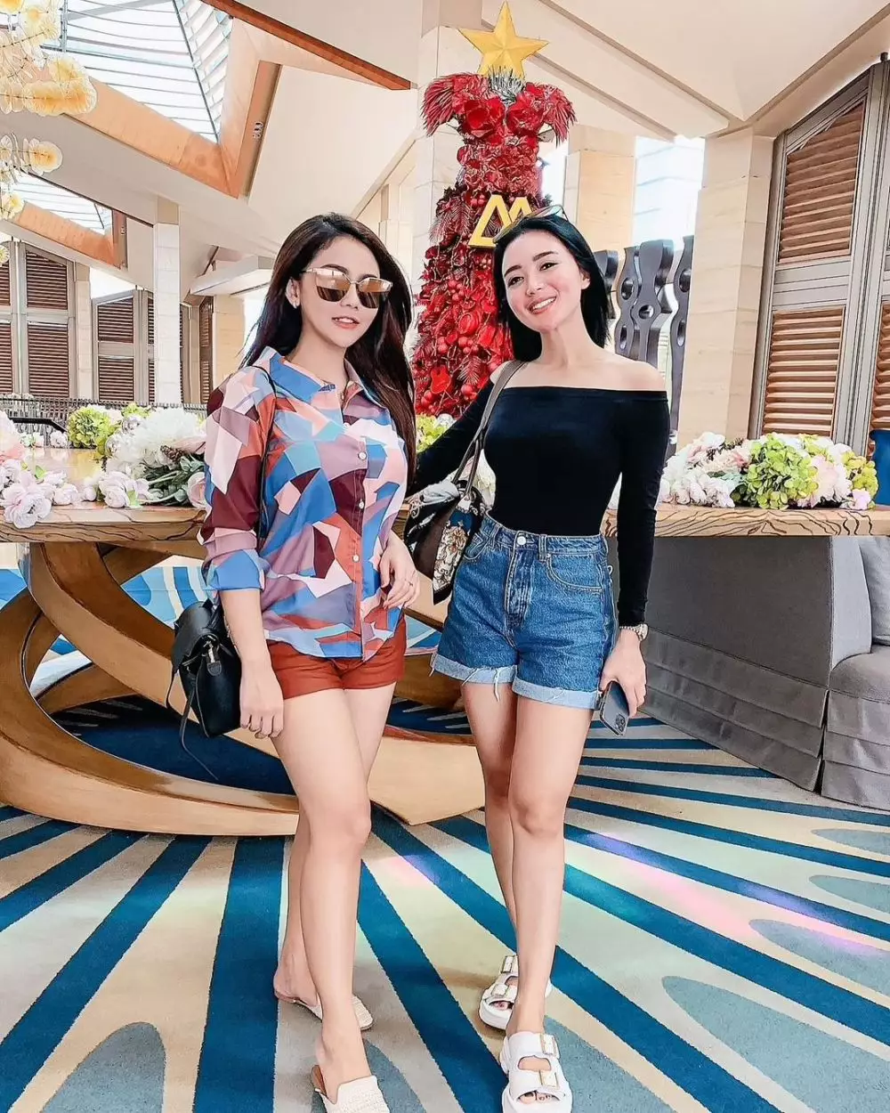 Potret persahabatan Wika Salim dan Jenita Janet © 2020 brilio.net Potret persahabatan Wika Salim dan Jenita Janet © 2020 brilio.net