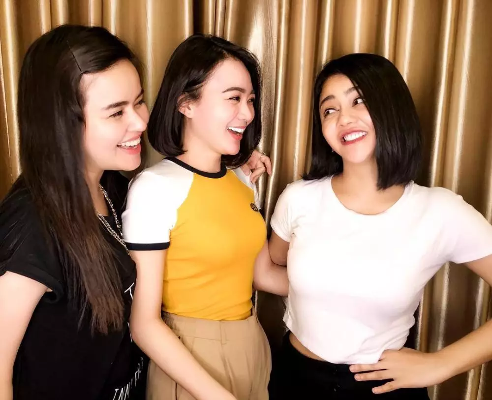 Potret persahabatan Wika Salim dan Jenita Janet © 2020 brilio.net Potret persahabatan Wika Salim dan Jenita Janet © 2020 brilio.net