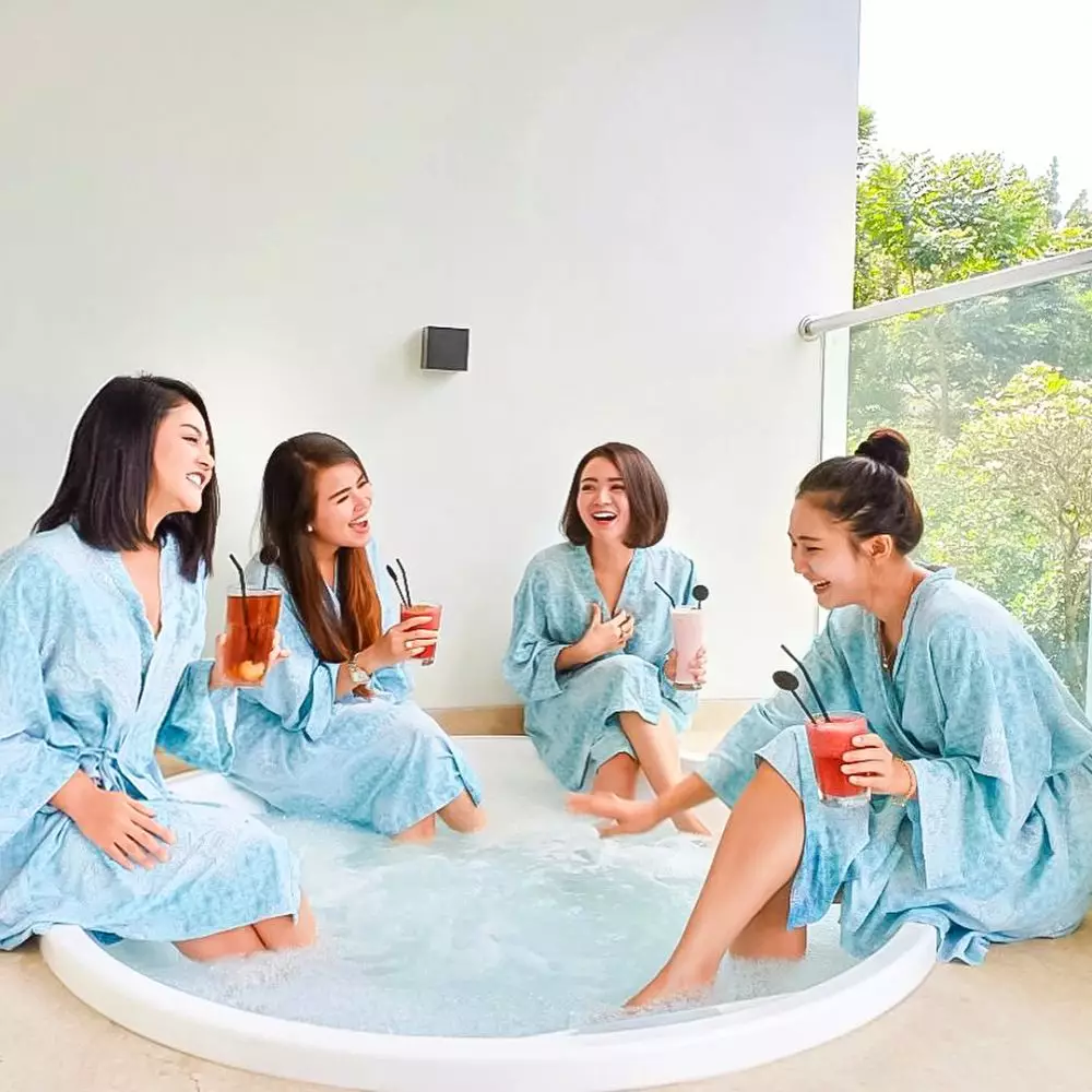 Potret persahabatan Wika Salim dan Jenita Janet © 2020 brilio.net Potret persahabatan Wika Salim dan Jenita Janet © 2020 brilio.net