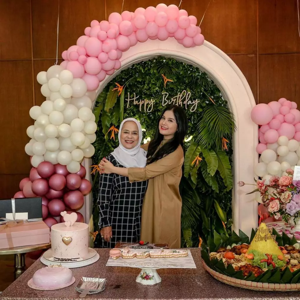 Annisa Pohan dan ibunda © Instagram Annisa Pohan dan ibunda © Instagram